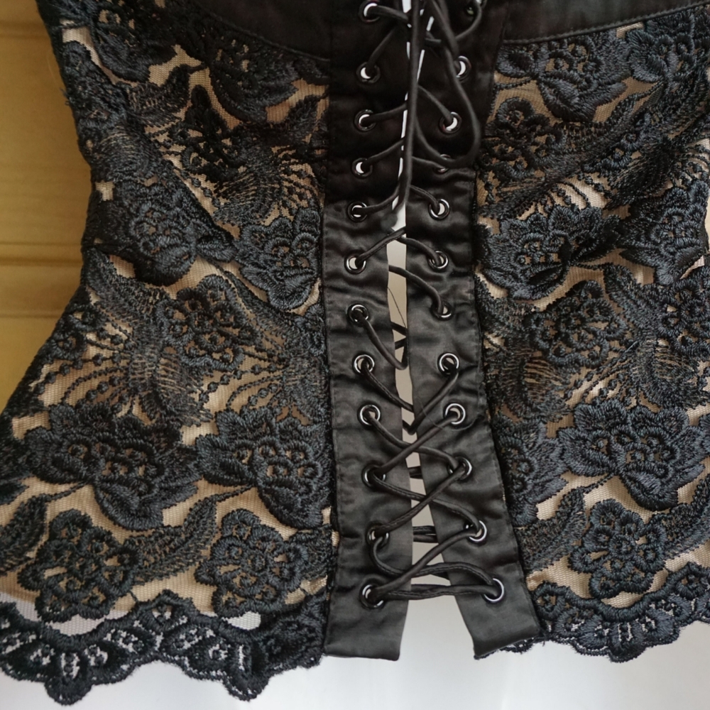 Vintage Bebe Satin Lace Halter - Picture 4 of 4